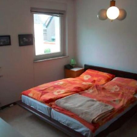Duesseldorf - Separates, Privates Zimmer Εξωτερικό φωτογραφία