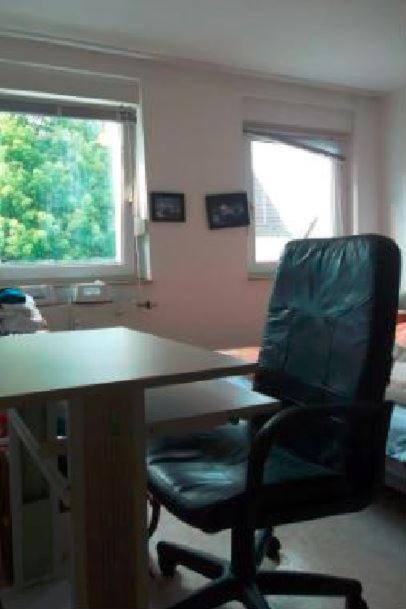 Duesseldorf - Separates, Privates Zimmer Εξωτερικό φωτογραφία